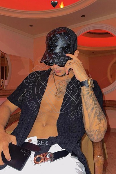 Foto 1 di Axel boys Caracas