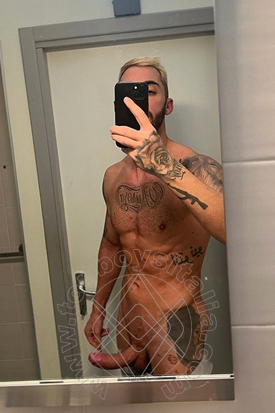 Foto selfie hot di Damiano boys Milano